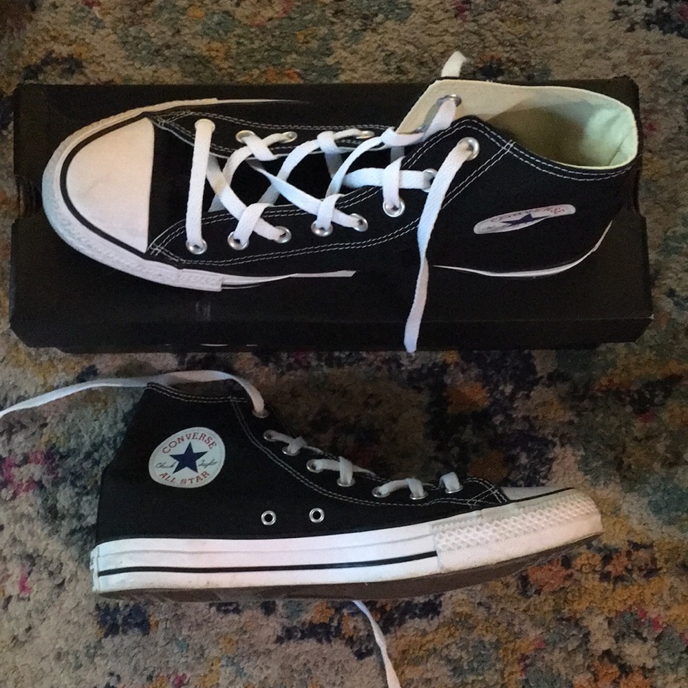 Like New Blk Hi-Top Converse